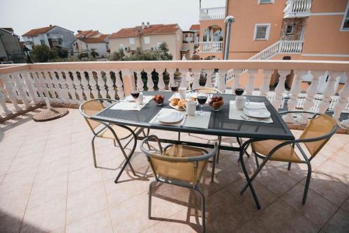 Apartments With A Parking Space Vodice - 15734
