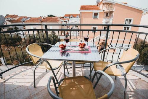 Apartments With A Parking Space Vodice - 15734