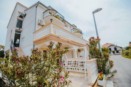 Apartments With A Parking Space Vodice - 15734