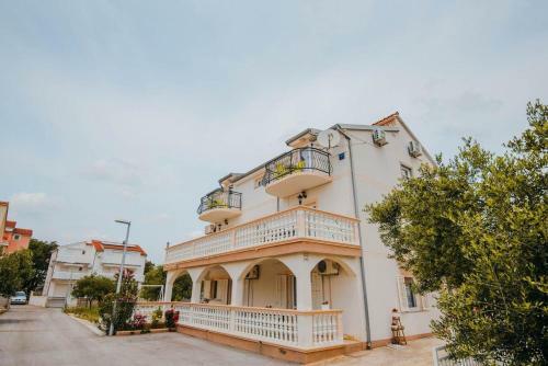 Apartments With A Parking Space Vodice - 15734