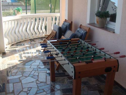 Spacious Apartment In Vodice With Garden