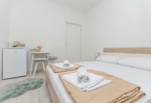 Hostal Apartments And Rooms Meri