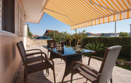 Three-bedroom Apartment In Vodice