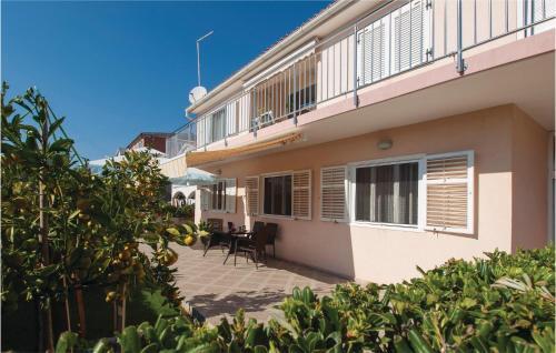 Three-bedroom Apartment In Vodice