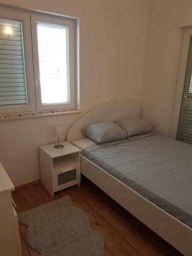 Apartments With A Parking Space Vodice - 15047