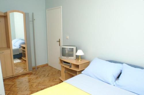 Apartments With A Parking Space Vodice - 4172