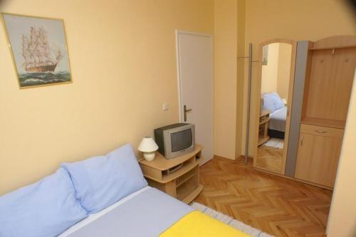 Apartments With A Parking Space Vodice - 4172