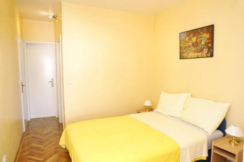 Apartments With A Parking Space Vodice - 4172