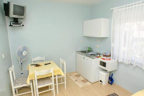 Apartments With A Parking Space Vodice - 4172