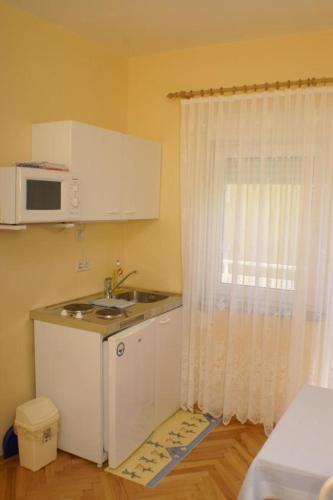 Apartments With A Parking Space Vodice - 4172