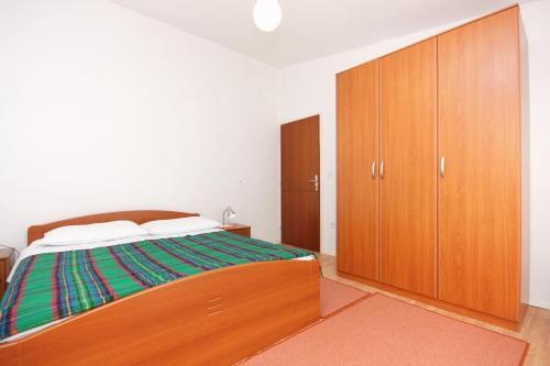 Apartments With A Parking Space Vodice - 5801