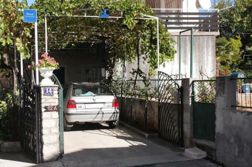 Apartments With A Parking Space Vodice - 5801