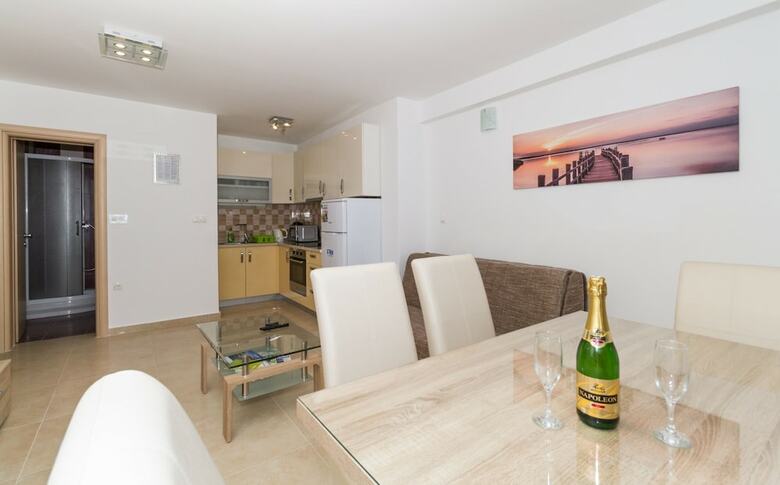 Apartments Villa-ines Center