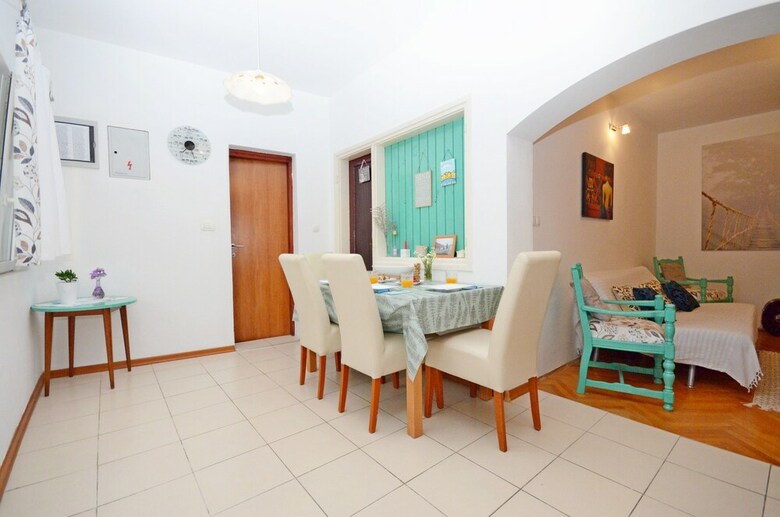 Apartment Mira