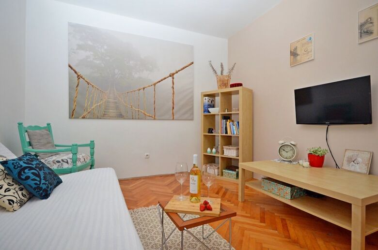 Apartment Mira