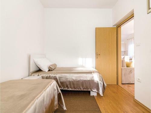 Two-bedroom Apartment In Vodnjan