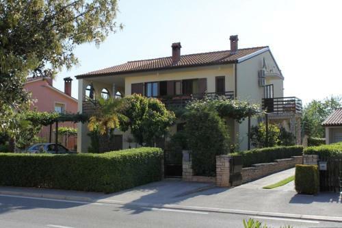 Apartments With A Parking Space Peroj (fazana) - 7516