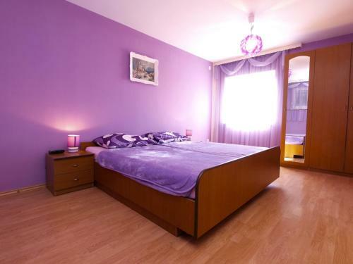 Apartment With Pool 1138
