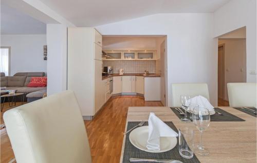Four-bedroom Apartment In Vodnjan