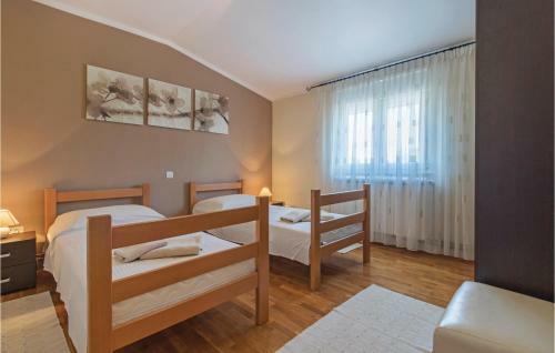 Four-bedroom Apartment In Vodnjan