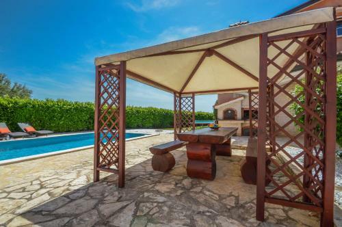 Villa Duda With Swimming Pool