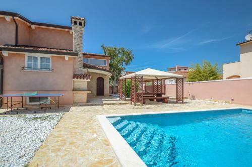 Villa Duda With Swimming Pool