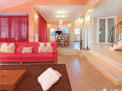 Five-bedroom Holiday Home In Vodnjan