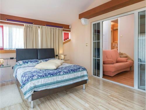 Five-bedroom Holiday Home In Vodnjan