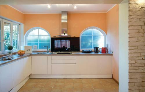 Five-bedroom Holiday Home In Vodnjan