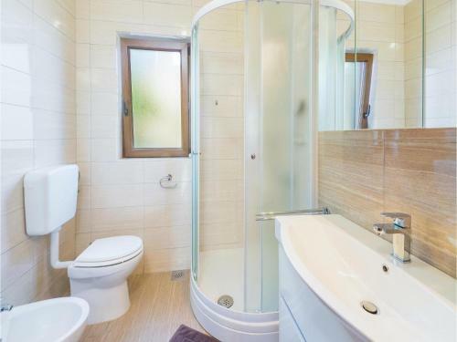 Three-bedroom Apartment In Pobri