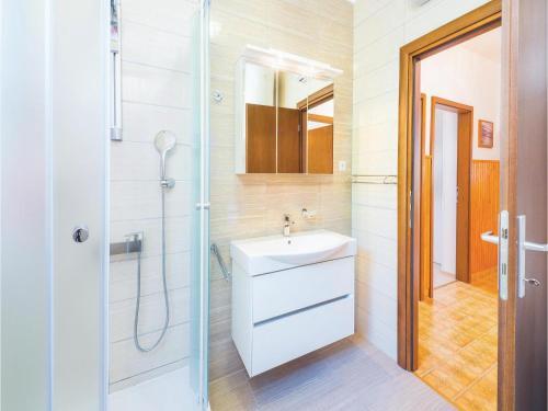 Three-bedroom Apartment In Pobri