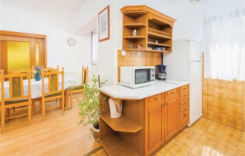 Three-bedroom Apartment In Pobri