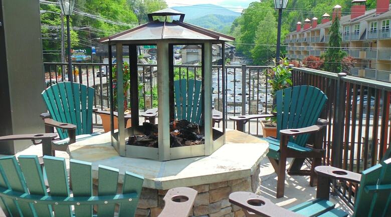 Hotel Comfort Inn On The River