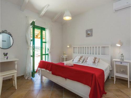 Two-bedroom Holiday Home In Vrana