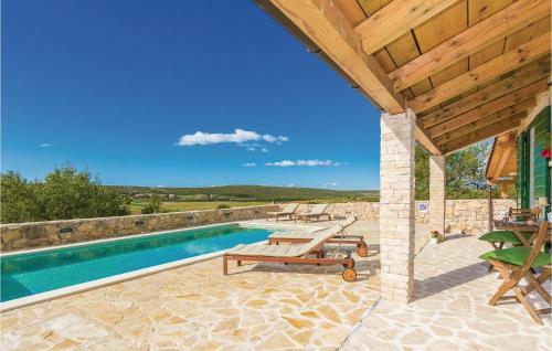 Two-bedroom Holiday Home In Vrana