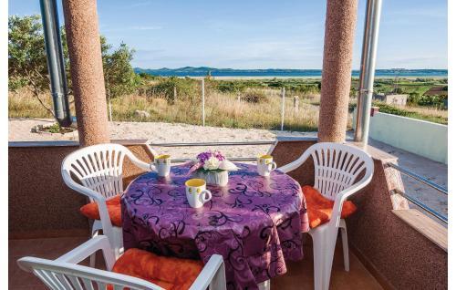 Two-bedroom Holiday Home In Vrana