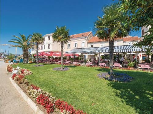 Six-bedroom Holiday Home In Vrana