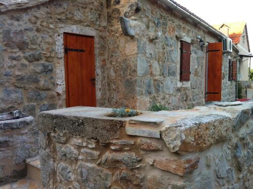 Holiday House With A Parking Space Vrbanj (hvar) - 11040