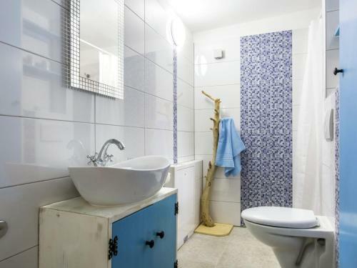 Luxurious Holiday Home In Risika With Private Beach