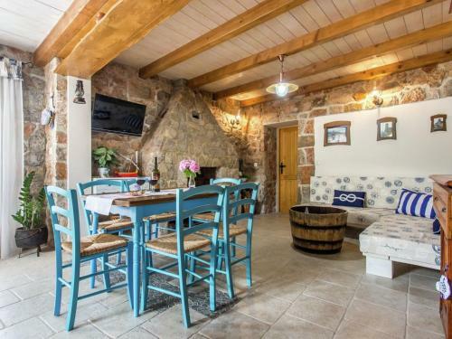 Luxurious Holiday Home In Risika With Private Beach