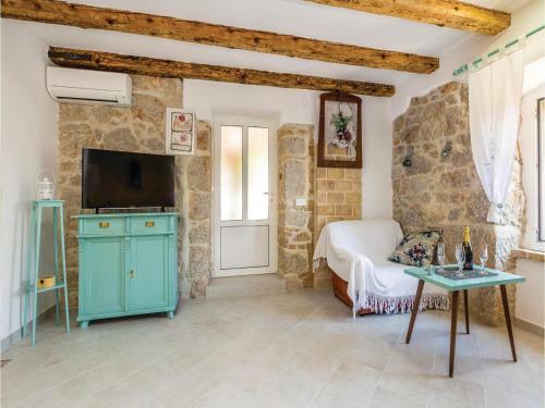 Two-bedroom Apartment In Vrbnik