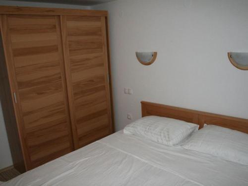 Apartments By The Sea Vrboska (hvar) - 13930
