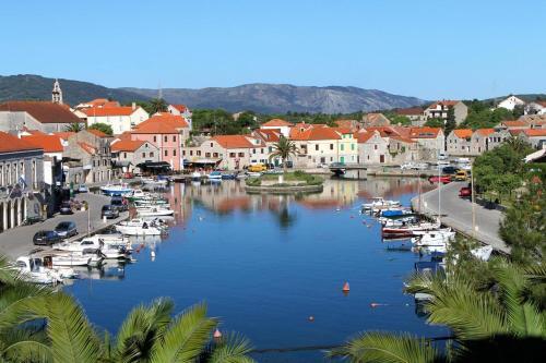 Apartments By The Sea Vrboska (hvar) - 13930