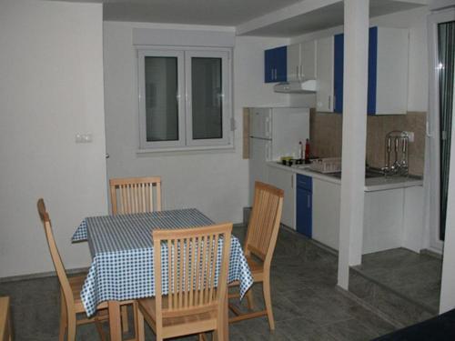 Apartment Vrboska 13931a