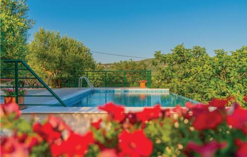 One-bedroom Holiday Home In Vrgorac