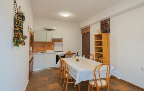One-bedroom Holiday Home In Vrgorac