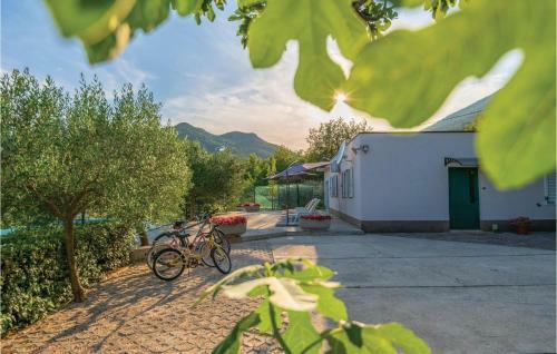 One-bedroom Holiday Home In Vrgorac