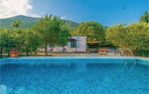 One-bedroom Holiday Home In Vrgorac