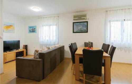 One-bedroom Holiday Home In Vrgorac