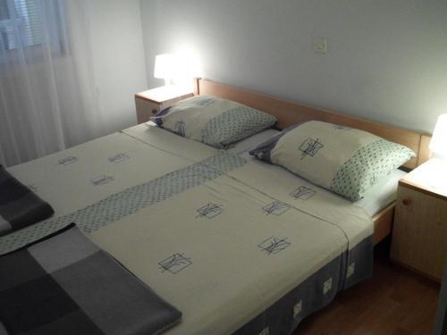 Apartment Pinezici 15269b